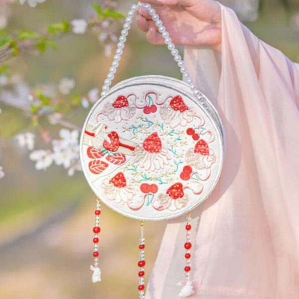 White Vintage Hanfu Embroidery Bag Strawberry Handmade Shoulder Crossbody Bag Cellphone Bag Round Handbag - Image 2