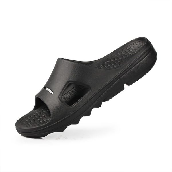 Comfortable men's cloud slippers; anti-slip bathroom sandals