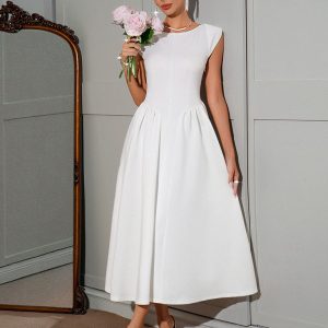 French elegant solid color dress