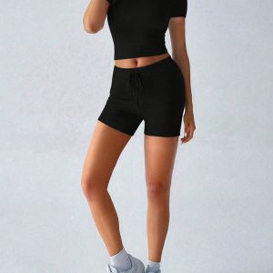 Sports style solid color short-sleeved drawstring shorts set