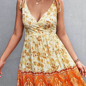 Women's bohemian holiday style backless positioning flower dress