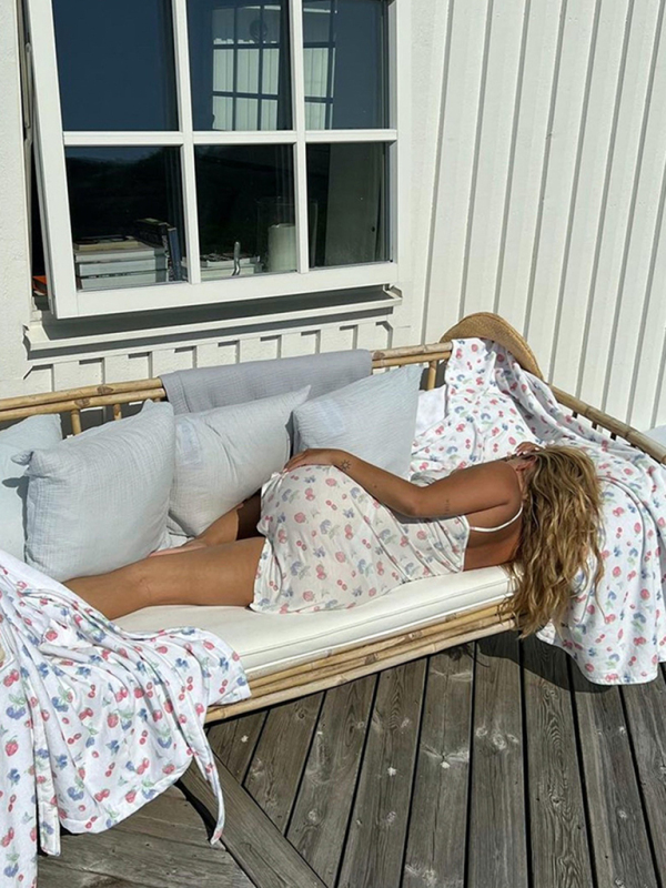 Floral sweet sexy suspender dress summer sleeveless v-neck bag hip skirt - Image 5