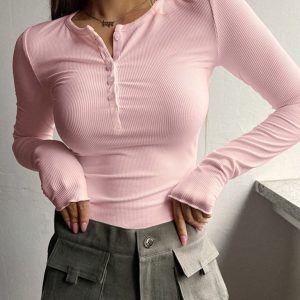 Feminine U-neck buttoned long-sleeved knitted top