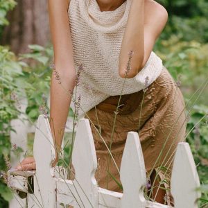 Women's Knitted Sleeveless Scarf Collar Street Fashion Sweater Vest