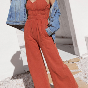New solid color resort fashion jumpsuit