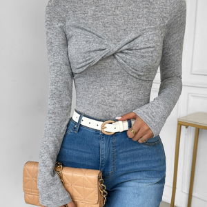 Twisted solid color long sleeve slim fit T-shirt