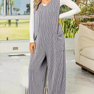 New solid color V-neck sleeveless casual loose straight wide-leg jumpsuit