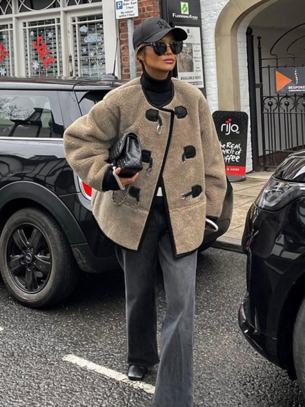 New Fashionable Cashmere Women's Metal Lock Design Cardigan Jacket - Image 6