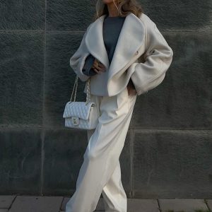 New woolen cardigan jacket fan-shaped buttonless placket design thickened women's jacket